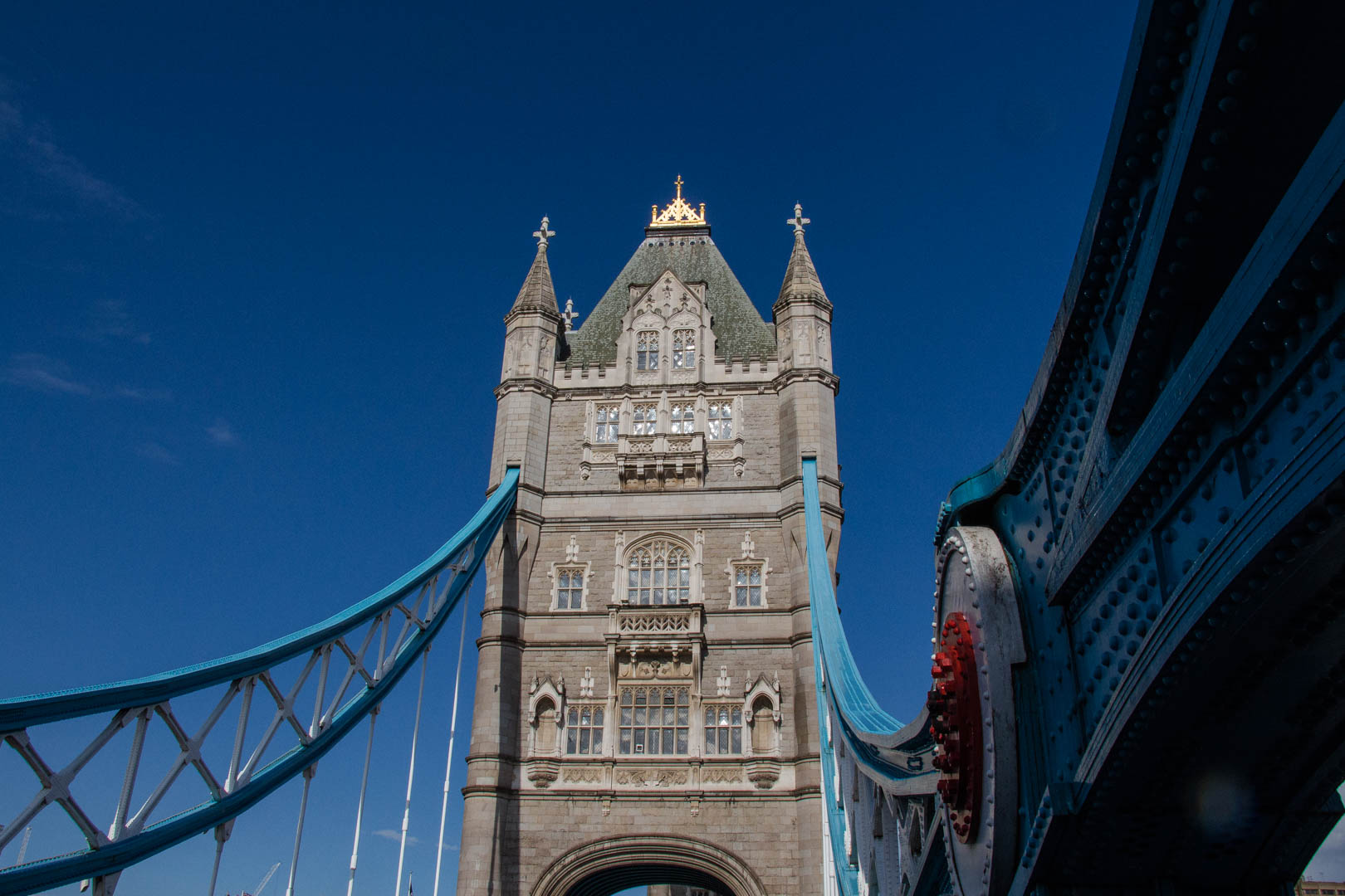 Crossing the Tower Bridge - Image 9